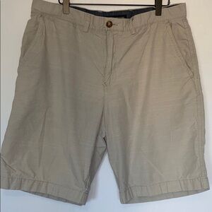 𝅺TOMMY Hilfiger Taupe Size 36 Shorts